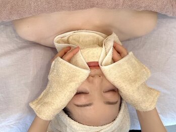 アロハマリエ(aloha malie)/ホットタオルでお顔を温めます♪
