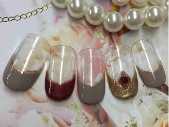 オハナレイ LEALEA FITNESS&SPA 東戸塚店内/エレガントネイル*華やかネイル