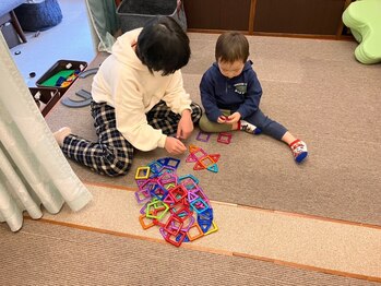 子育てママの整体サロン/見守りの様子