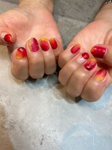 エム(em)/りんごネイル