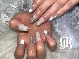 ちゅるんマグ×フレンチネイル