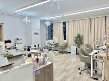 アリスリー 千葉駅前店(Arisly)の雰囲気（店内はとても広く、個室でゆったりできます◎）