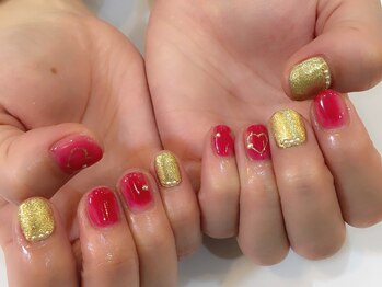 ティンク(Tink)/赤のチークネイル