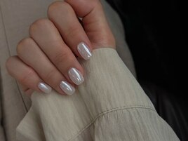 ブライダルにもおすすめネイル