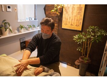 グリッター(GLITTER)/整体施術(腹部内臓の調整)