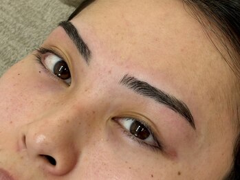 アン(an.)/骨格に合わせた細眉