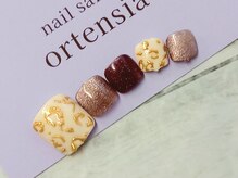 お手元にネイルができなくても、足元で勝負しましょ☆