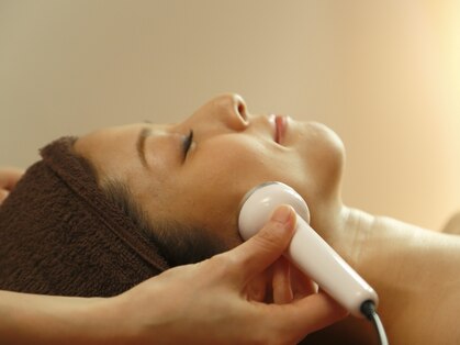 フェイシャルケア専門SPA Esther銀座本店|毛穴洗浄/小顔/ハーブピーリング/ヘッドスパの写真