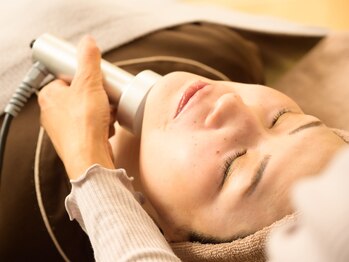 ねむりの止まり木/グロッティフェイシャル（顎下）