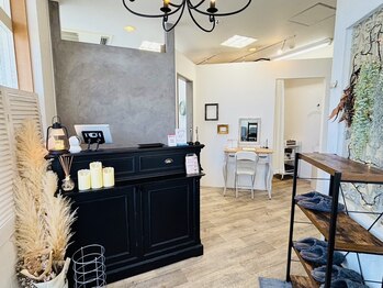 まつかる 草薙店/アンティーク風の店内◎