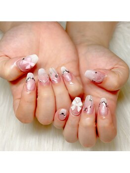 ルピナス(LUPINAS)/パーツたくさん！甘めネイル