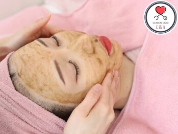 エン クリニカルラボ 心斎橋店(E&N CLINICAL LABO)の写真/人気No. 1幹細胞ハーブピーリング・次世代ピーリングWiQo水光ピールで肌トラブルケア!4週以内の再来10%オフ