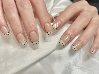 ムーンネイル(moon nail)/フレンチドット