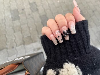 エム ネイル 本店(M Nail)の写真/結婚式前撮りの持ち込みデザインもOK★1500種類以上のパーツの品揃え◎キャラもあります◎