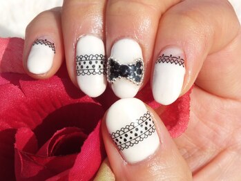 ネイルアンドスパ モンロー(MONROE)/モノトーンネイル