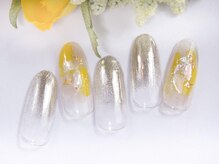 トータルビューティーアンドアズフローラ(Total Beauty & a`s Flora)/イエロー×メタルネイル