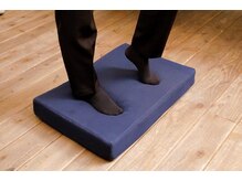 イザナイ(IZANAI)/2.マットに乗って、3分間足踏み