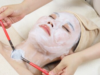 イチゴイチエ 恵比寿店(IchigoIchie)の写真/韓国肌管理で大人気☆お肌を傷めず“肌を育てることに特化した”第4世代ピーリングLHALA ピール¥9400～