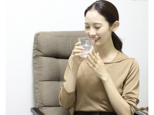美容整体院 りょうの雰囲気（当院自慢の水素水を飲んで頂くとお肌を内側から綺麗にします）