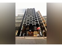 銀座 グランソレイユ(grand soleil)の雰囲気(一階にはガラス張りの一風堂。銀座でワインの看板が目印)