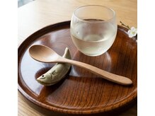 アトリエスーリル(ATELIER SOURIRE)の雰囲気（季節に合わせたお茶とお茶請けをサービスでお出ししてます。）