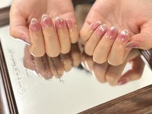 ミューネイル(Miu Nail)/ピンクチークネイル
