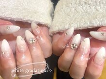 エマネイル プラスキハクヤ 肥後橋店(EmaNail+KIHAKUYA)/ラメベース×白グラデ♪