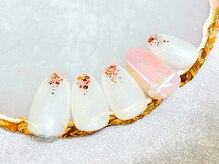 ルアナ(Luana.)/キラキラプレゼントネイル