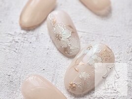 ビーズ刺繍ネイル