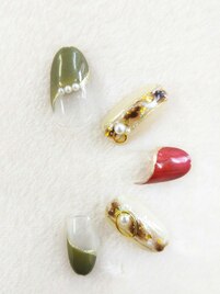 華やかなジェルネイル☆