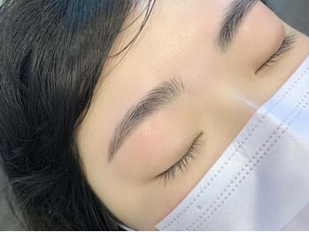 クラソル(crasol)の写真/【大人気★アイブロウ】骨格に合わせたパーソナル美眉スタイリングで"似合う"をご提供◎最旬眉毛パーマも♪
