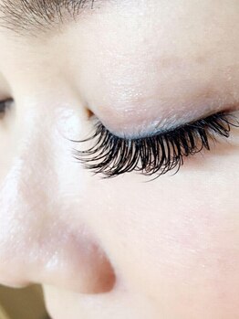 アイラッシュアンドネイルサロン フェイス(Eyelash&NailSalon FACE)の写真/【大好評★フラットラッシュ取扱店】口コミ高評価多数の人気店でトレンドを取り入れつつ大人可愛い目元に♪