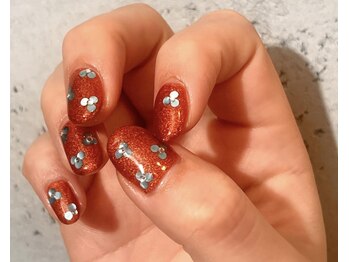 ノラ ミナミアオヤマ(NORA MINAMIAOYAMA)/人気のブラウンホロフラワー