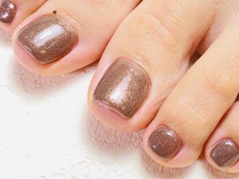 ビオトーププラス 銀座本店(bio tope+)の写真/目を惹くフットネイルならお任せ下さい!フォルム形成にこだわりぬいたワンランク上の仕上がりに【銀座駅】