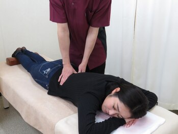 王子小野鍼灸整骨院の写真/【カウンセリング込《背中のハリ・腰痛》お悩み別整体コース50分￥3900】お悩み別に豊富なメニューをご用意