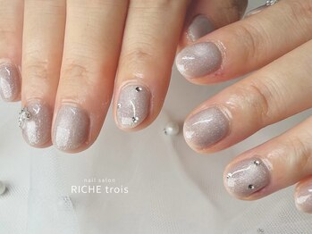 リッシュ トロワ(RICHE trois)/ちゅるフラッシュ×蝶々