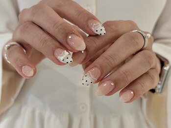 サンジュウヨン(34)/レース×ドットネイル　