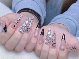 個性派ロングネイルデザイン