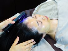 リコ(Lico)/電気ブラシで頭皮から引き上げる