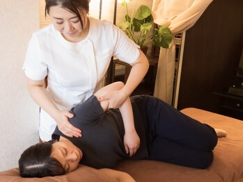 スイレン 西新宿(SUIREN)の写真/肩凝り/腰痛でお困りの方必見!!/姿勢改善＋疲労へアプローチ◎背骨の整体40分4400円！お得なクーポン多数♪