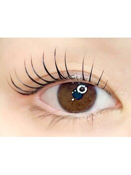 ナチュラル上品な目元にしたい