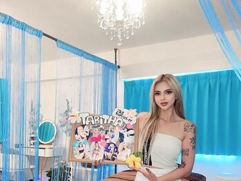 セリーヌ(serene)/著名人多数ご来店!