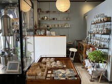 かんき整体院の雰囲気（コーヒー豆焙煎所併設。術後にドリップコーヒー1杯サービス。）