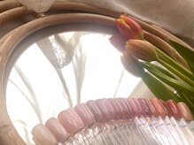 ヨン(yon)の雰囲気（お手元やご気分に合わせて 絶妙なお色をおつくりしています♪）