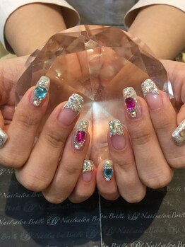 エスフィーネイルサロン ブリーユ(Esfy nailsalon Brille)/キラキラビジューネイル