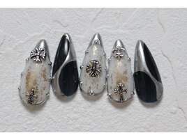 個性派ネイル