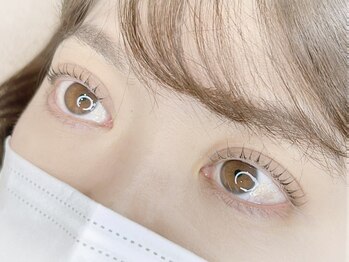シェノン(Chainon)の写真/大人気まつげパーマ♪くるんと上向きまつ毛で垢抜け美人に◎自まつげ派さんにオススメ！お得なクーポンも♪