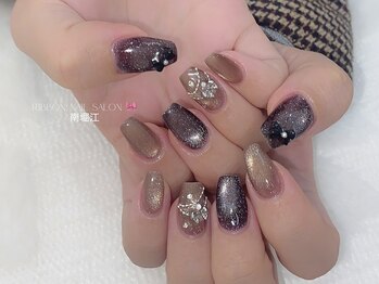 【冬らしいエレガントな指先】