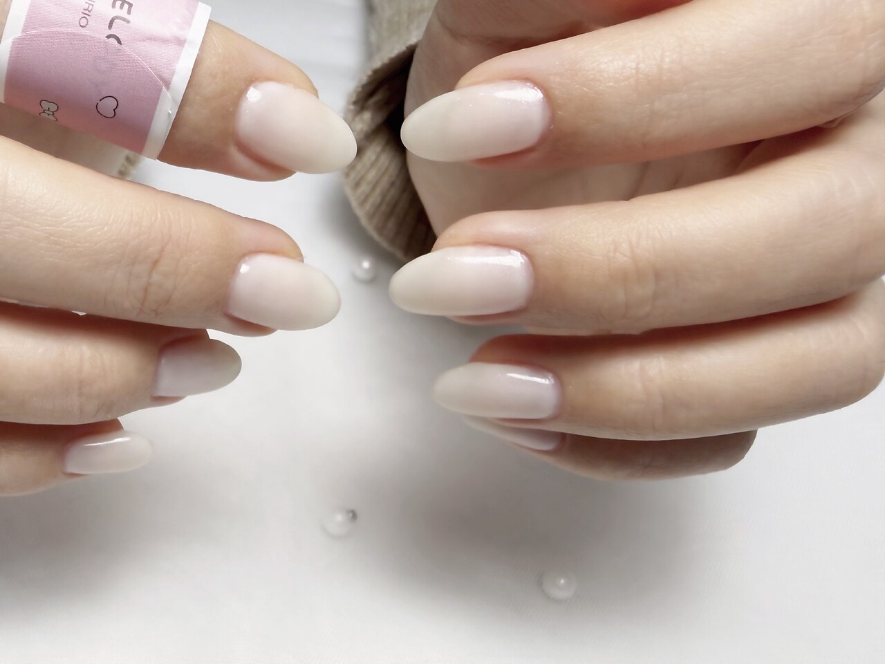 2026年冬トレンド】ホワイト ワンカラー ハンドのネイルデザイン集