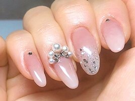 花びらネイル＋ストーン